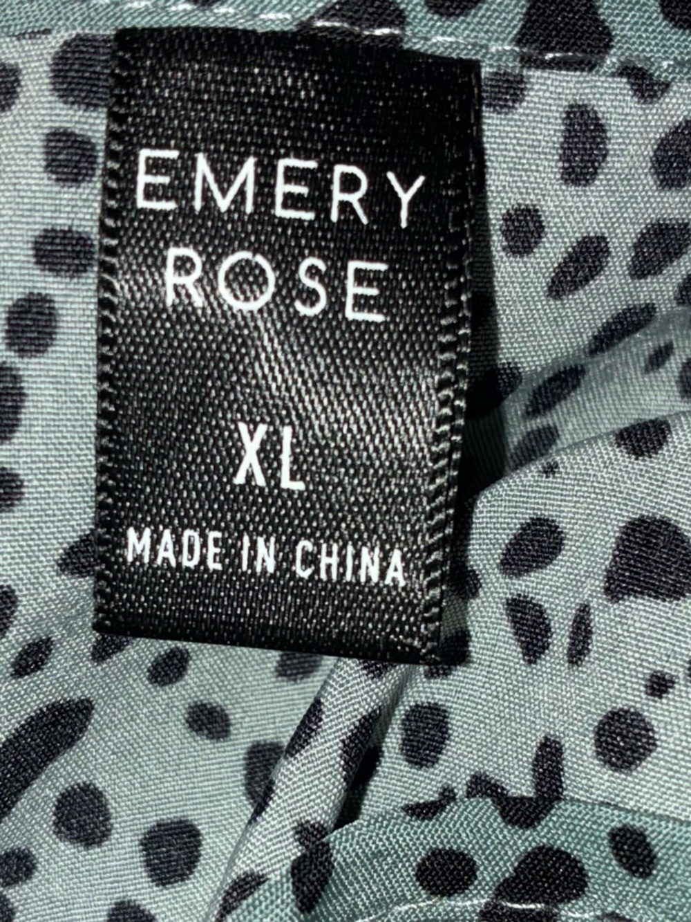 Emery Rose Button-Back Dot Print Blouse Bundle - Picture 10 of 11